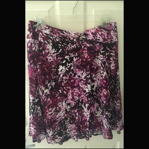 White House Black Market purple print skirt!💜